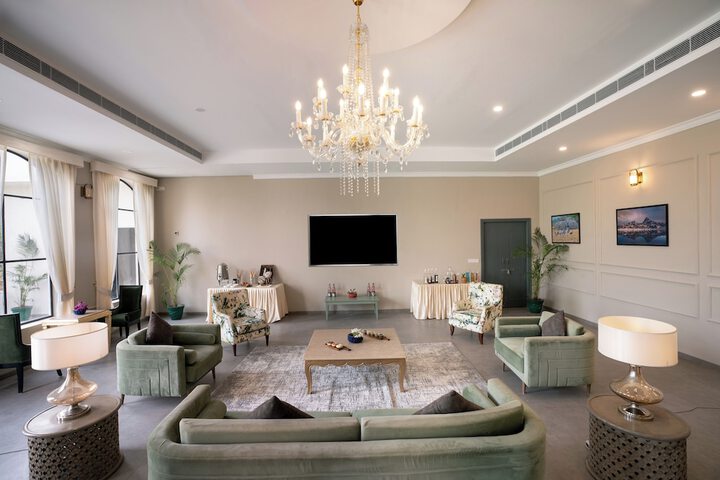 Ballroom/Hall 85 of 123
