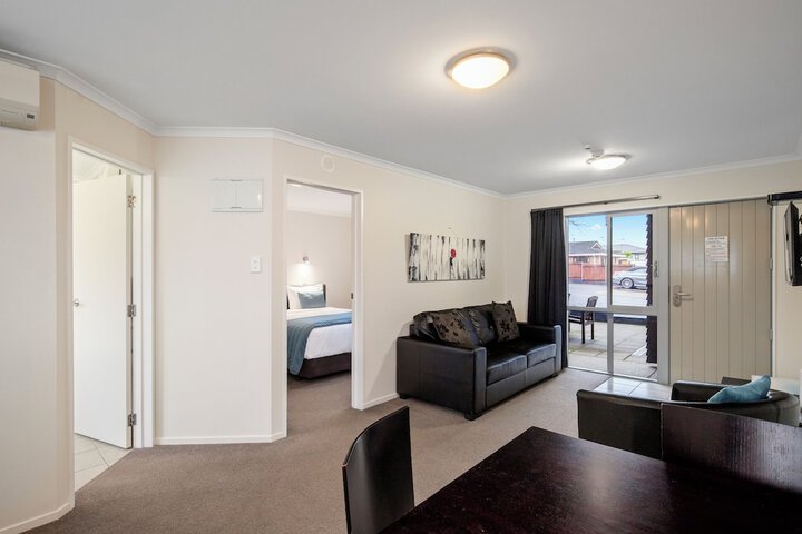 Room 12 of 28