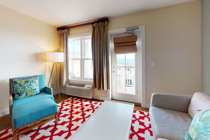 Room 36 of 80