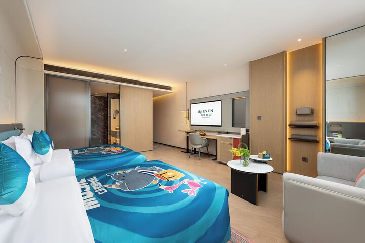 Room 25 of 53