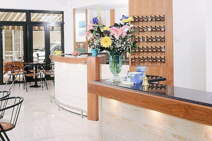 Entrance & Lobby