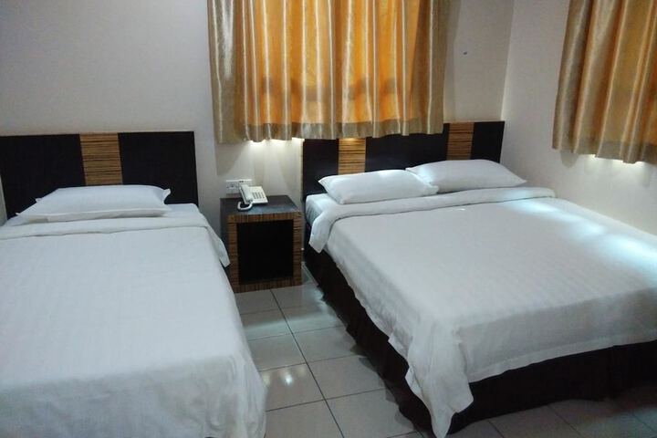 Room 7 of 34