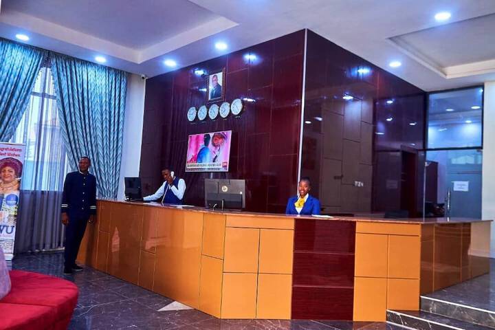 DEJA VU HOTEL AND SUITES