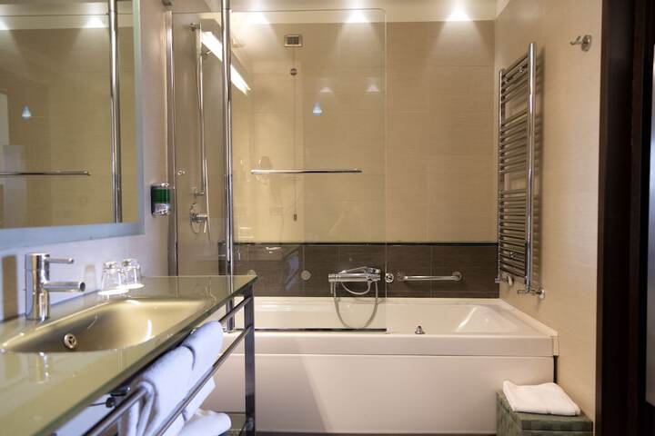 Clean Restrooms