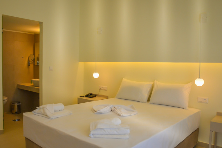 Room 8 of 37