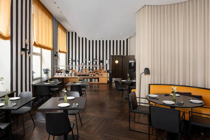 Dining 44 of 84