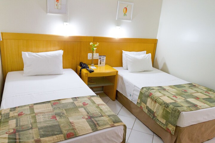 Room 6 of 45