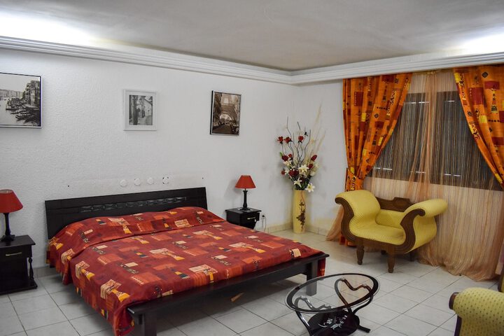 Room 5 of 5