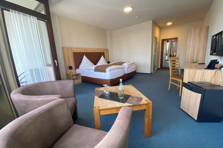 Room 14 of 66