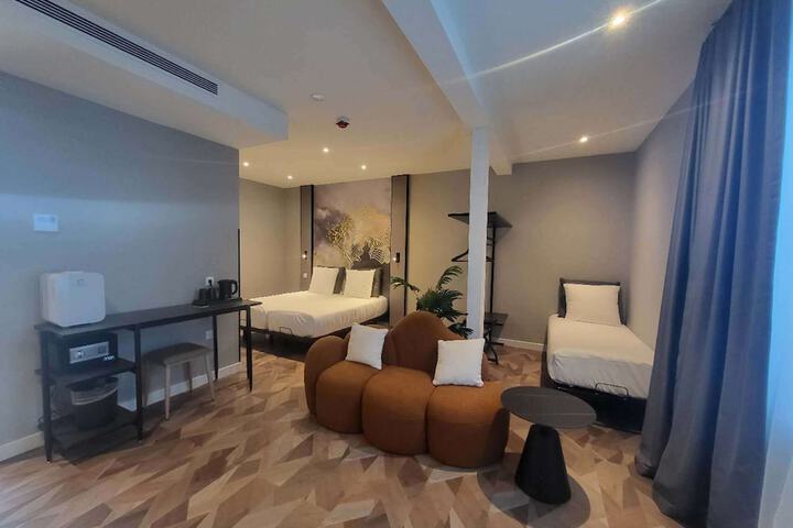 Room 18 of 31