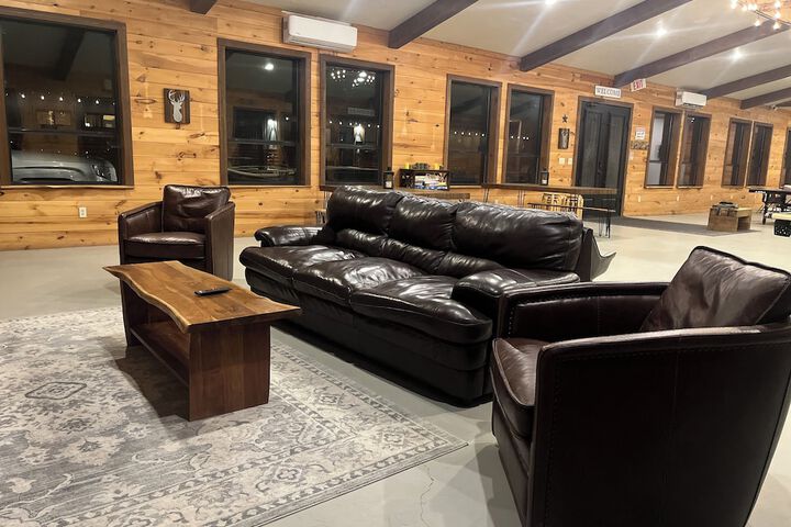 Lounge 47 of 119