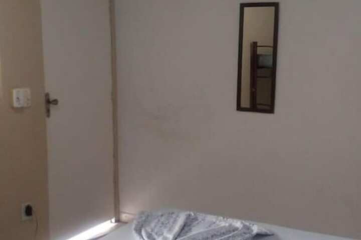 Room 11 of 16