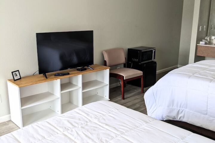 Room 12 of 27