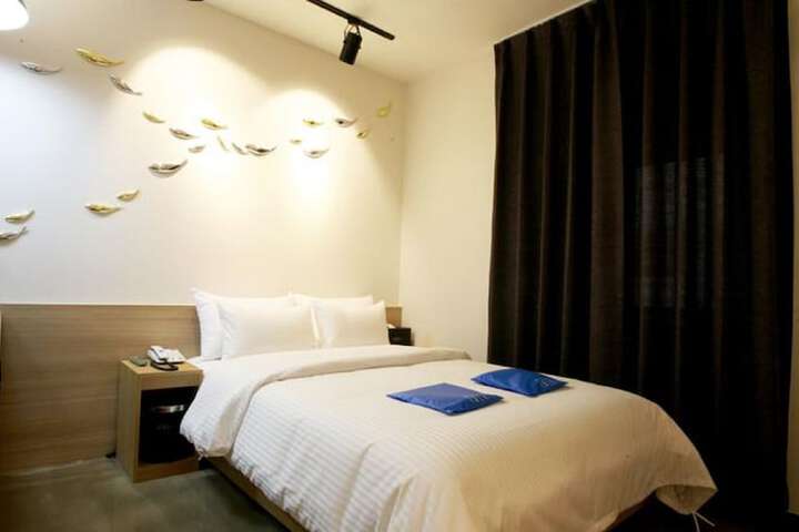 Room 13 of 60