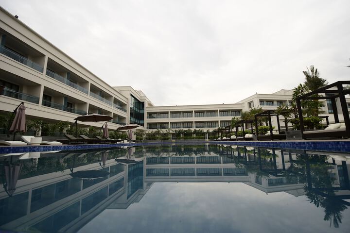 Pool 24 of 41