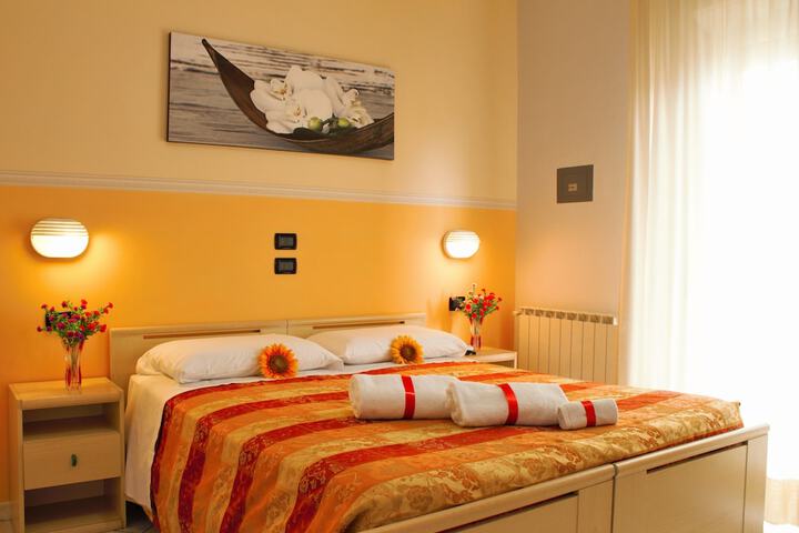 Room 6 of 35