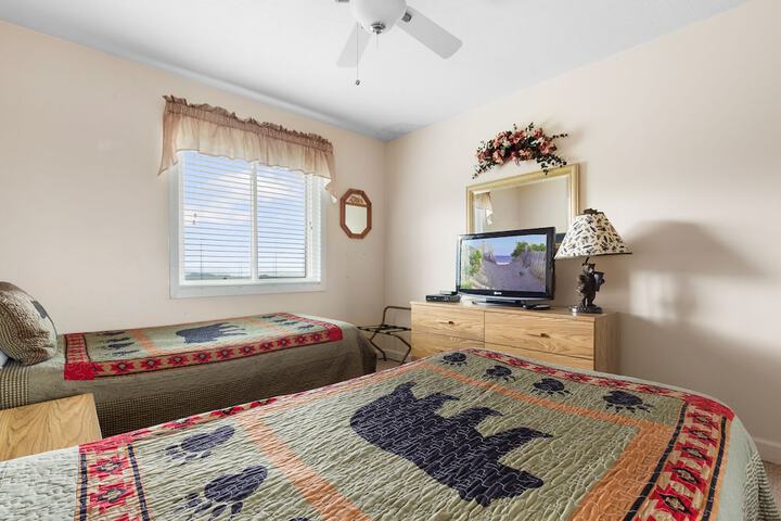 Room 12 of 102