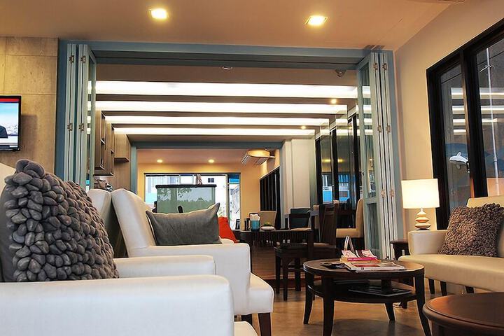 Hotel Interior 7 of 31