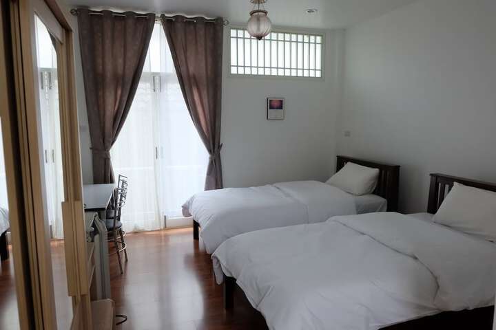 Room 5 of 26