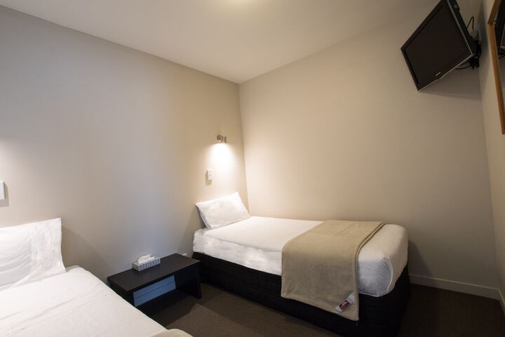 Room 27 of 63