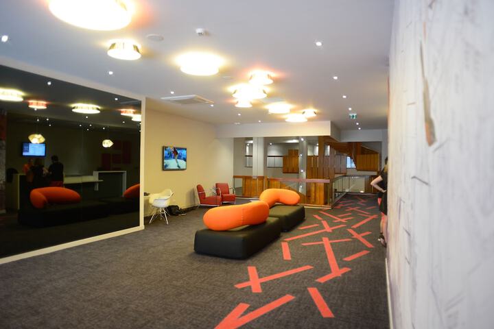 Guest Lobby