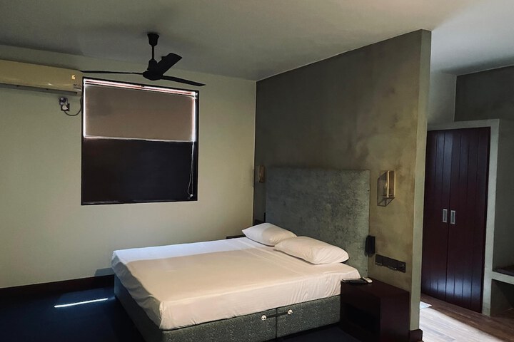 Room 3 of 14