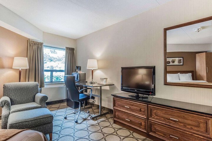 1 King Bed Upgrade (7 of 8)