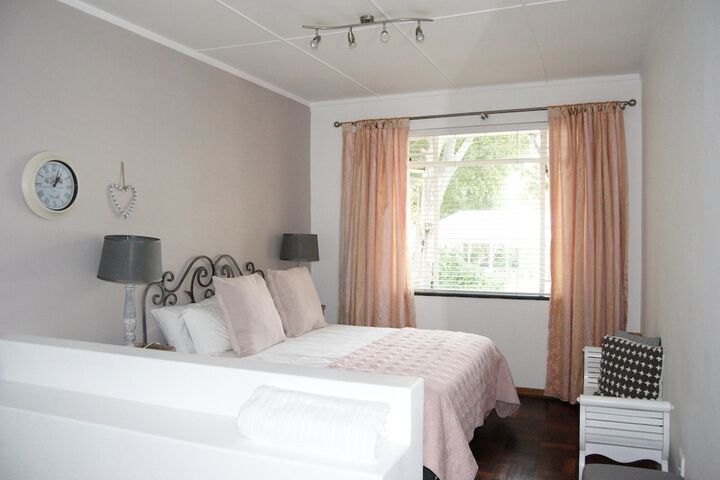 Room 8 of 9