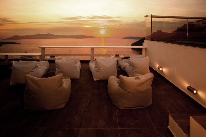 Sundeck 61 of 76