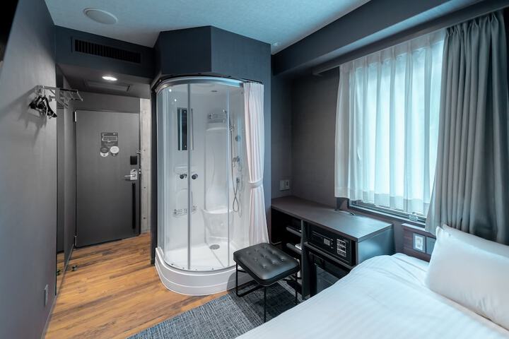 Room 8 of 53