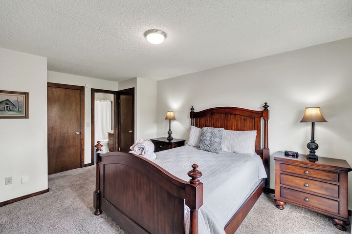 Room 44 of 180