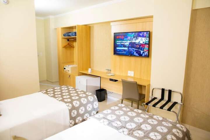 Room 12 of 18