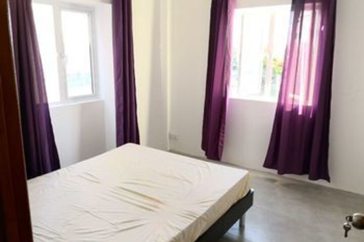 Room 5 of 10