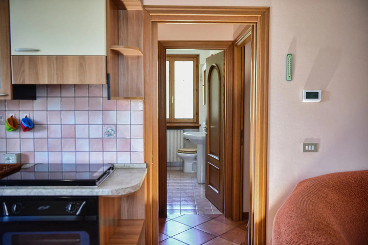 Room 2 of 16