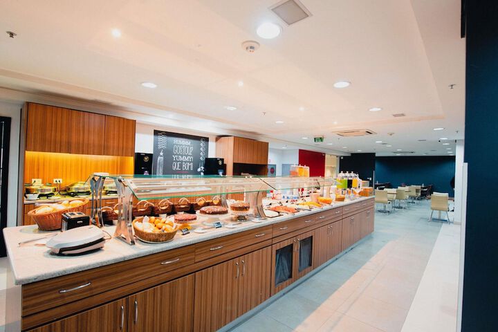 Breakfast/Coffee Service 42 of 88