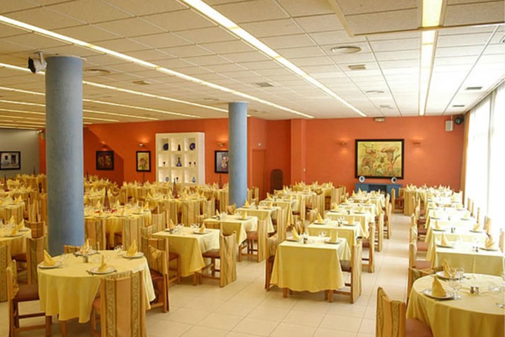 Dining 38 of 56