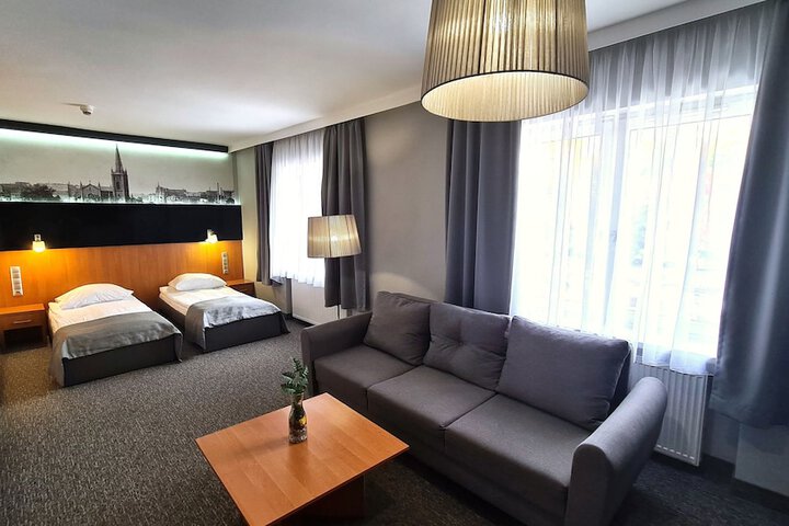 Room 18 of 48