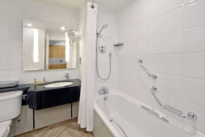 Room 45 of 118