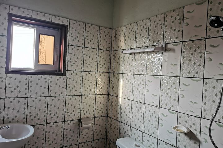 Room 11 of 24