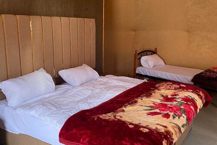 Room 4 of 30