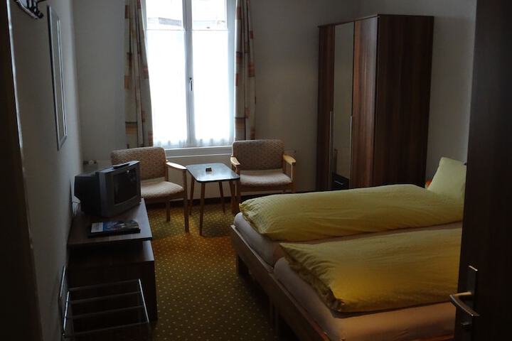 Room 34 of 120