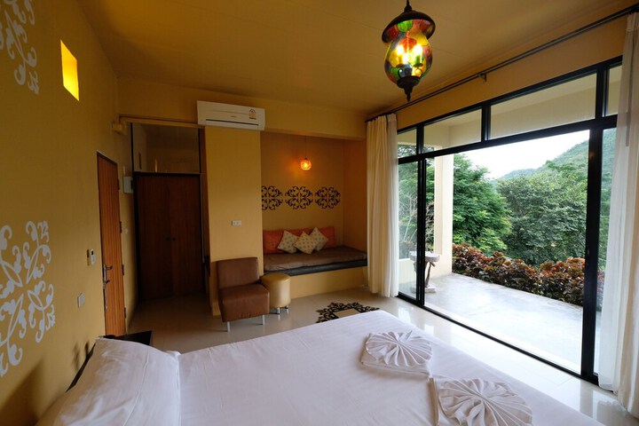 Room 12 of 65