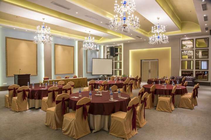 Ballroom/Hall 40 of 47