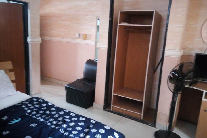 Room 9 of 52