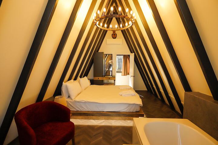 Room 16 of 59