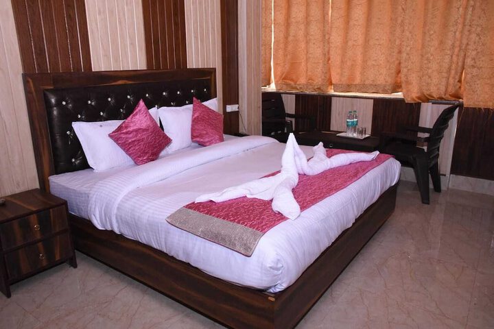 Room 2 of 24