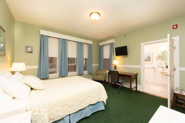 Room 15 of 38