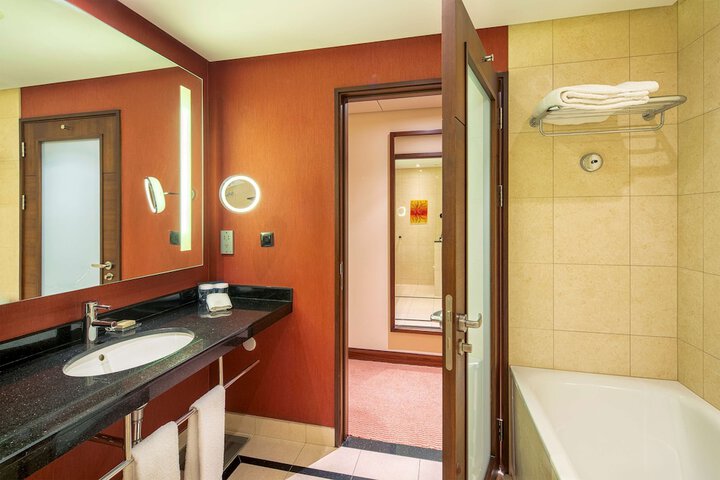 Room 43 of 83