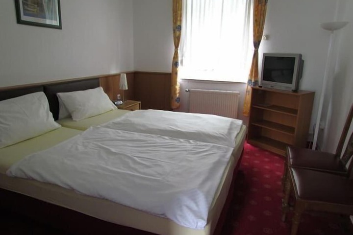Room 11 of 59
