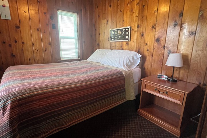 Room 13 of 134